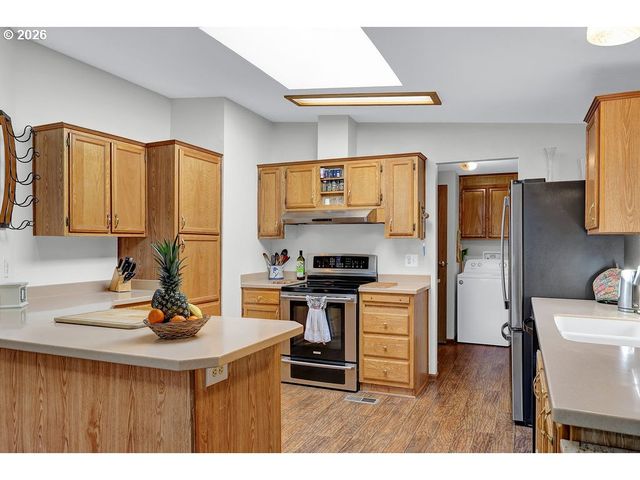 303 MANZANITA Dr, Florence, OR 97439