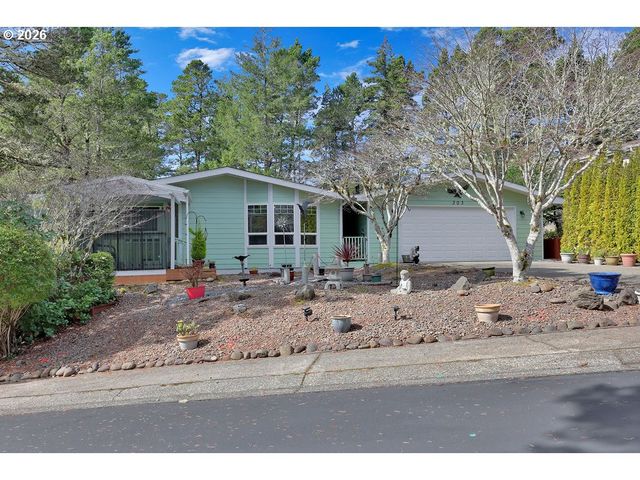 303 MANZANITA Dr, Florence, OR 97439