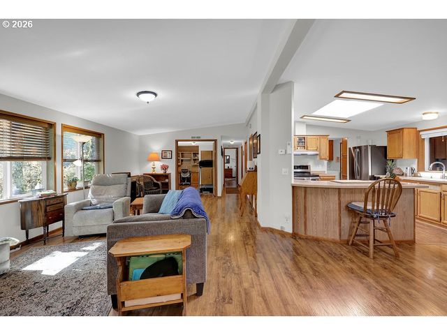 303 MANZANITA Dr, Florence, OR 97439