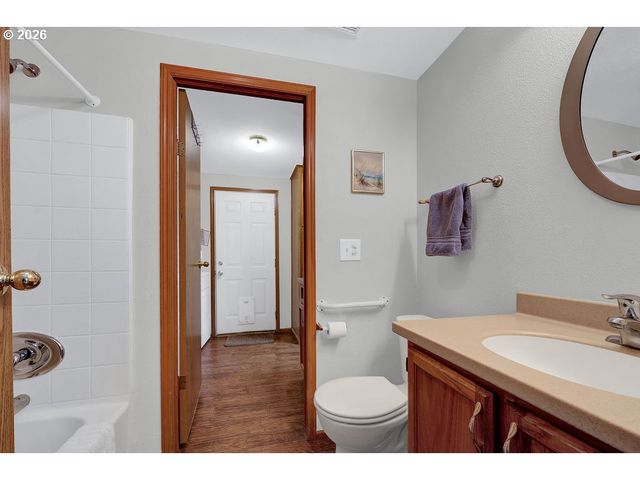 303 MANZANITA Dr, Florence, OR 97439