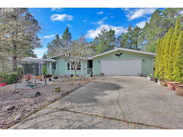 303 MANZANITA Dr, Florence, OR 97439