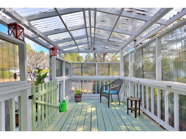 303 MANZANITA Dr, Florence, OR 97439