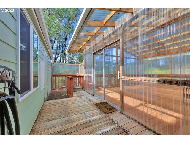 303 MANZANITA Dr, Florence, OR 97439