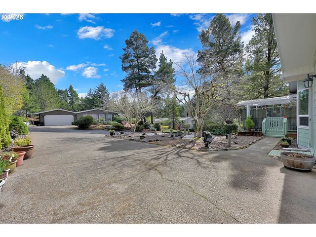 303 MANZANITA Dr, Florence, OR 97439