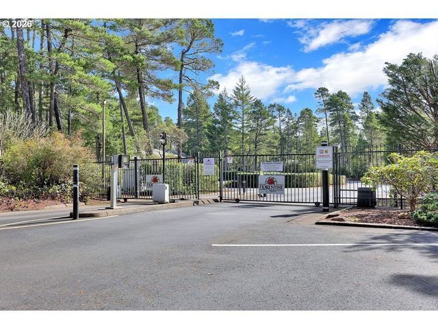 303 MANZANITA Dr, Florence, OR 97439