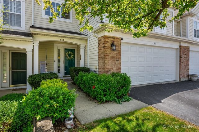 902 Huntington Drive, Elk Grove Village, IL 60007