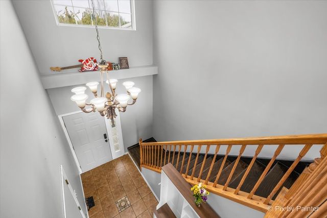 902 Huntington Drive, Elk Grove Village, IL 60007