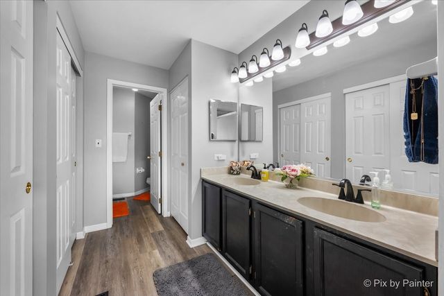 902 Huntington Drive, Elk Grove Village, IL 60007