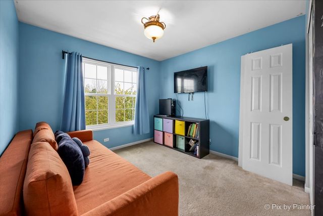 902 Huntington Drive, Elk Grove Village, IL 60007
