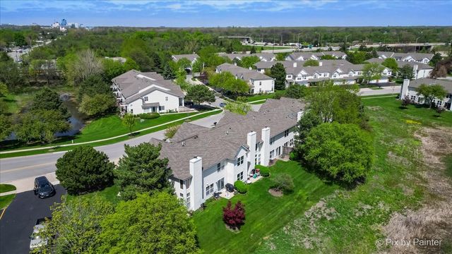 902 Huntington Drive, Elk Grove Village, IL 60007
