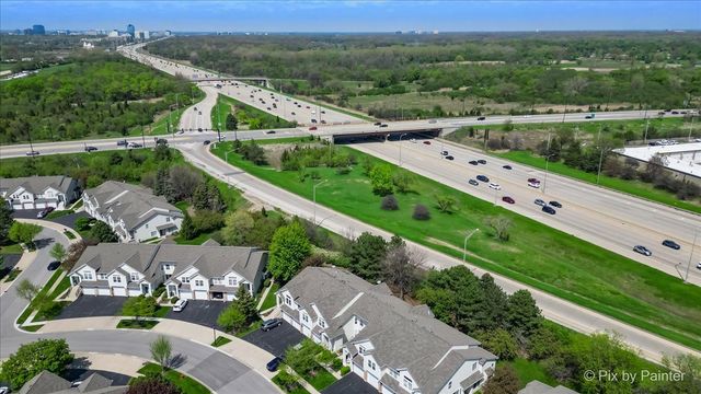 902 Huntington Drive, Elk Grove Village, IL 60007