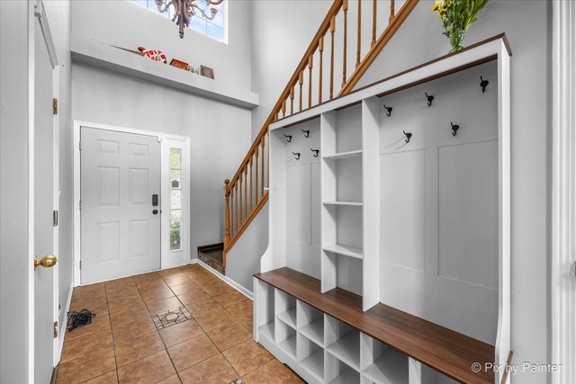 902 Huntington Drive, Elk Grove Village, IL 60007