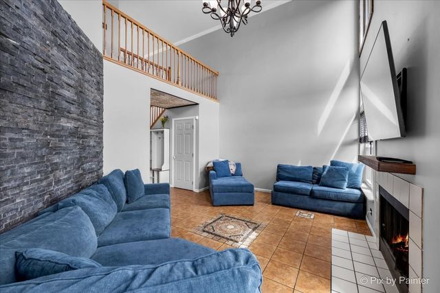 902 Huntington Drive, Elk Grove Village, IL 60007