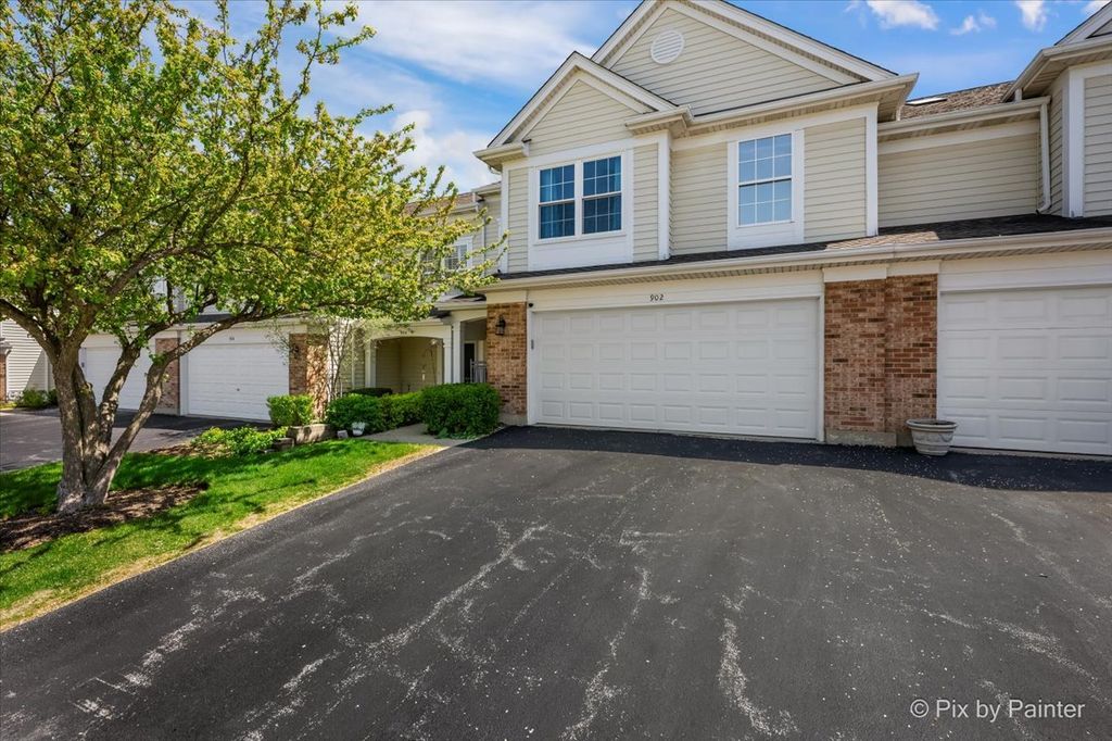 902 Huntington Drive, Elk Grove Village, IL 60007