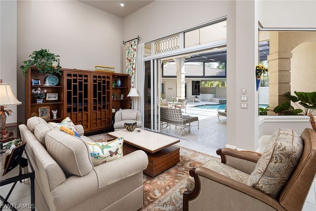 813 Barcarmil WAY, Naples, FL 34110