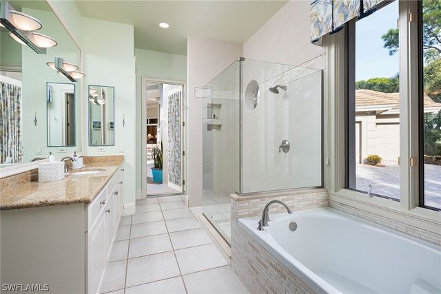 813 Barcarmil WAY, Naples, FL 34110