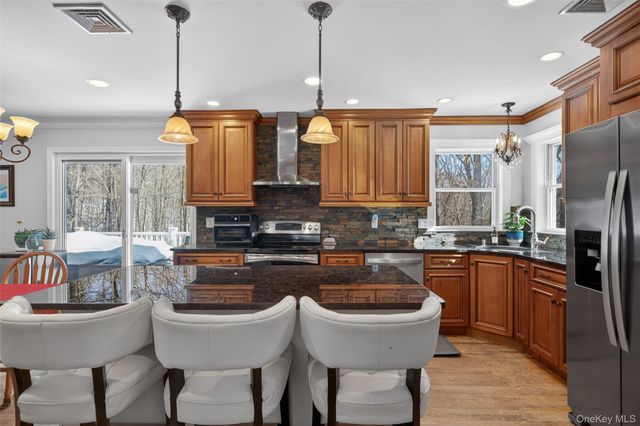 34 Booth Road, Chester, NY 10918