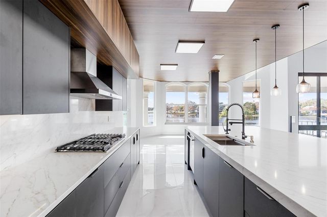 10843 LAKESHORE DRIVE, Clermont, FL 34711