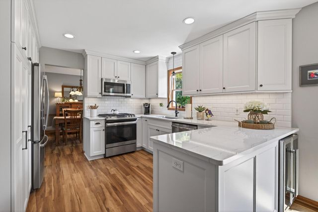 4810 Forestview Lane N, Plymouth, MN 55442
