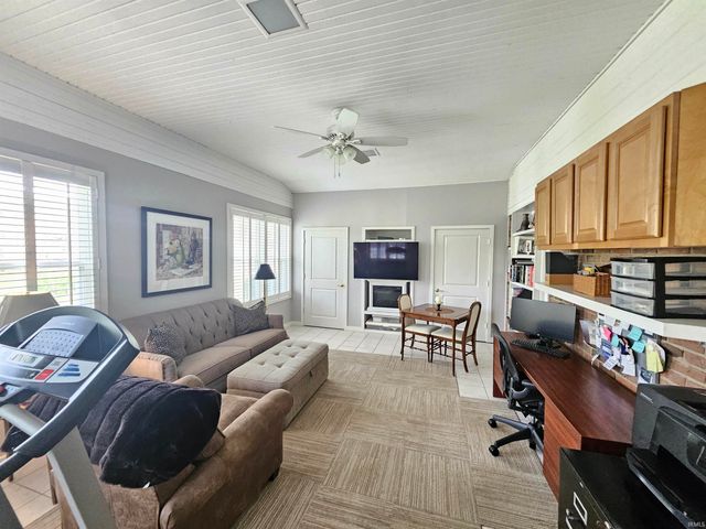 701 Pfeiffer Road, Evansville, IN 47711