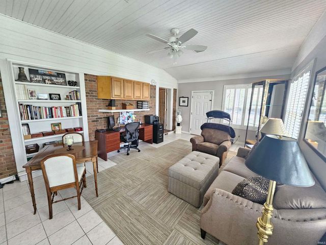 701 Pfeiffer Road, Evansville, IN 47711