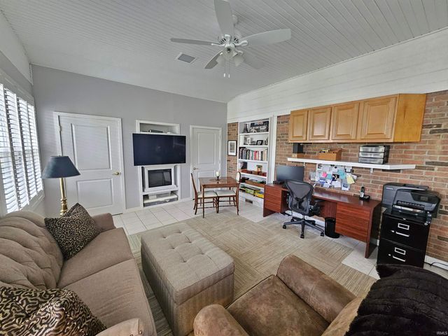 701 Pfeiffer Road, Evansville, IN 47711