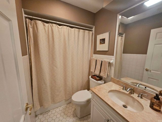 701 Pfeiffer Road, Evansville, IN 47711