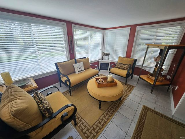 701 Pfeiffer Road, Evansville, IN 47711