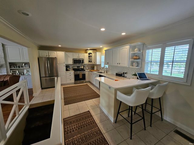 701 Pfeiffer Road, Evansville, IN 47711