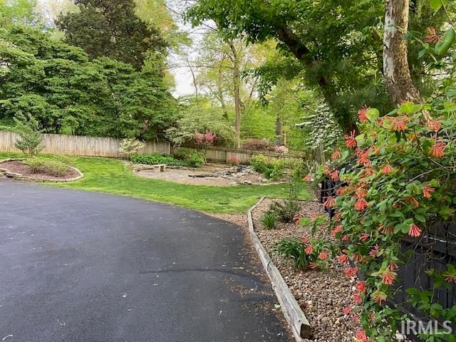 701 Pfeiffer Road, Evansville, IN 47711