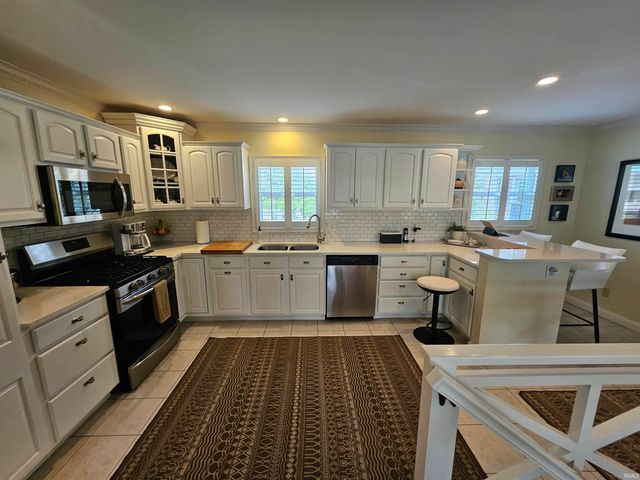 701 Pfeiffer Road, Evansville, IN 47711