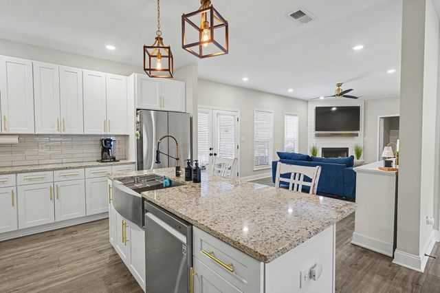 528 Dexter Dr, Clarksville, TN 37043