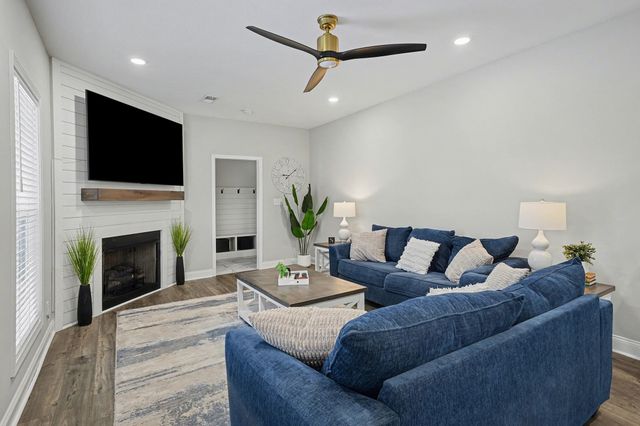 528 Dexter Dr, Clarksville, TN 37043