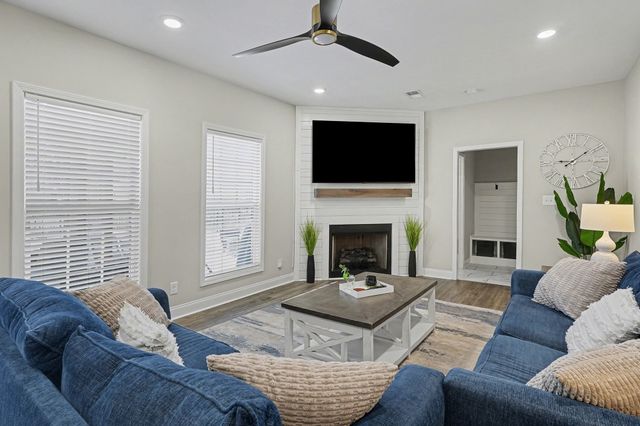 528 Dexter Dr, Clarksville, TN 37043