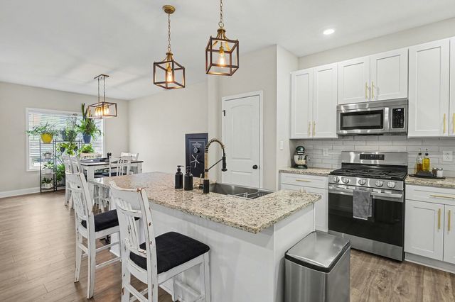 528 Dexter Dr, Clarksville, TN 37043