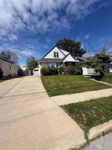 215 Brown Street, Valley Stream, NY 11580