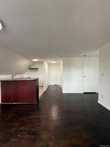 215 Brown Street, Valley Stream, NY 11580