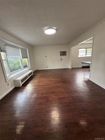 215 Brown Street, Valley Stream, NY 11580