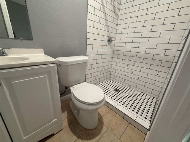 2909 King Street UNIT D, Houston, TX 77026