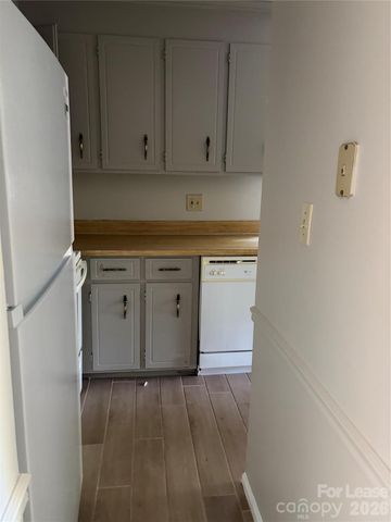 1708 Village Lake Drive, Charlotte, NC 28212