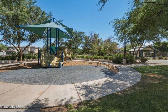 2246 E Fraktur Road, Phoenix, AZ 85040
