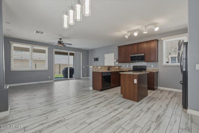 2246 E Fraktur Road, Phoenix, AZ 85040