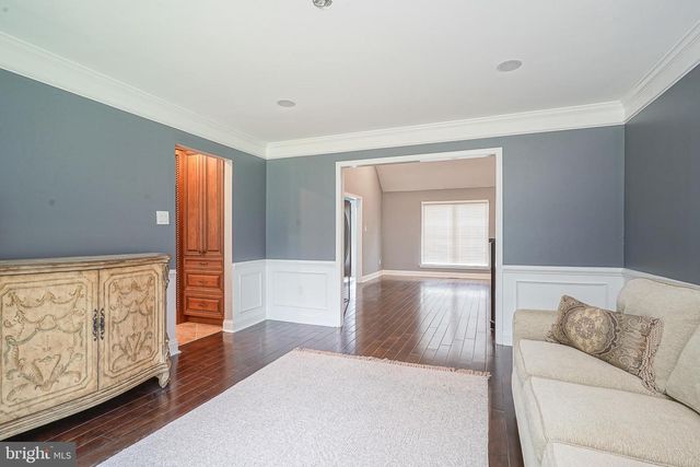 6 SAINT MICHAEL CT, Cherry Hill, NJ 08003