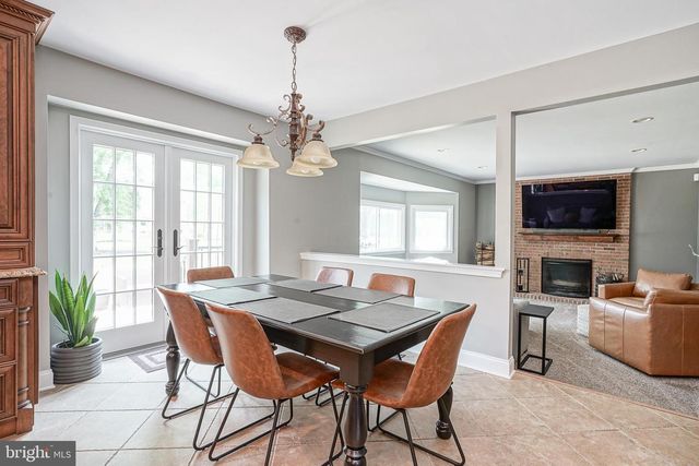 6 SAINT MICHAEL CT, Cherry Hill, NJ 08003