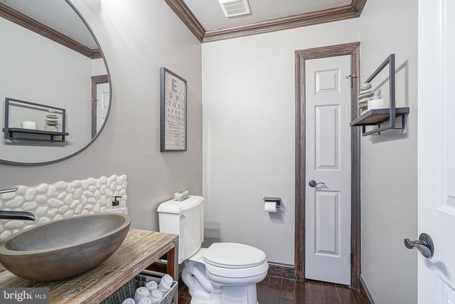 6 SAINT MICHAEL CT, Cherry Hill, NJ 08003