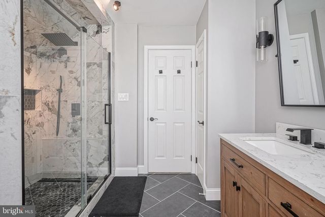 6 SAINT MICHAEL CT, Cherry Hill, NJ 08003