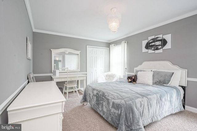 6 SAINT MICHAEL CT, Cherry Hill, NJ 08003