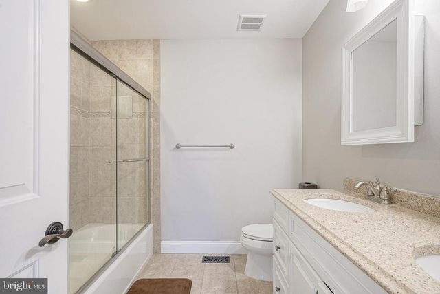 6 SAINT MICHAEL CT, Cherry Hill, NJ 08003
