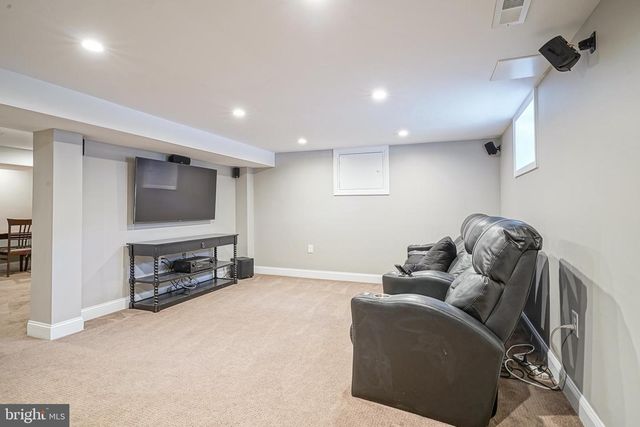 6 SAINT MICHAEL CT, Cherry Hill, NJ 08003