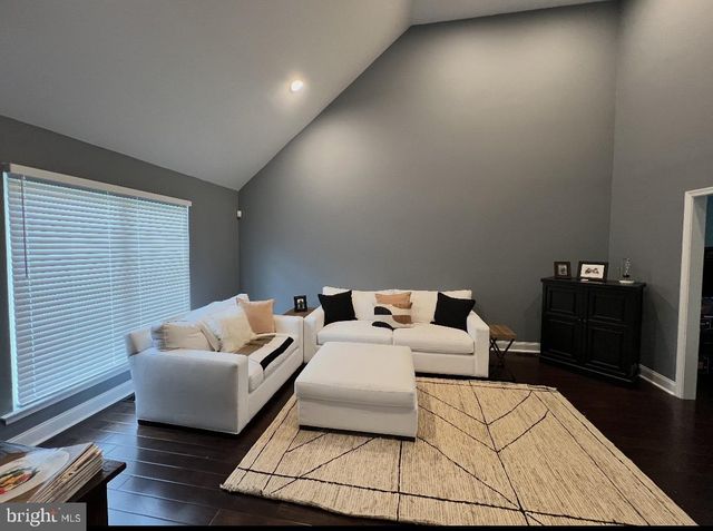 6 SAINT MICHAEL CT, Cherry Hill, NJ 08003